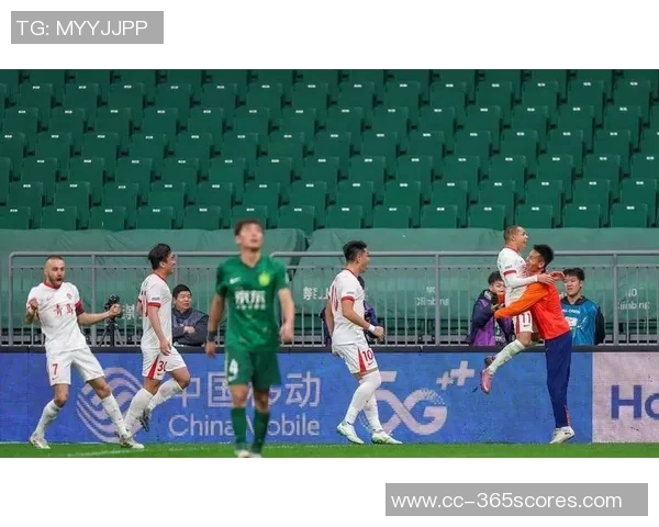 张晓彬呼吁国安球迷与球员相互理解共度换帅挑战时刻 张晓彬呼吁国安球迷与球员相互理解共度换帅挑战时刻